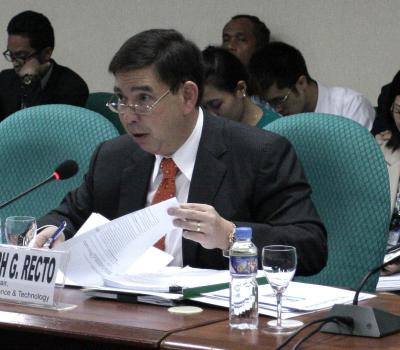 Senate President Pro-Tempore Ralph G. Recto, chair of the Senate Committee on Science and Technology, asks resource persons for their views and insights on the proposal to reorganize the Department of Transportation and Communications (DOTC) by creating a Department of Information and Communications Technology (DICT) that is a separate and distinct entity from the department that would handle the transportation sector.